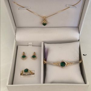 Brand New Never Worn Jewelry Set